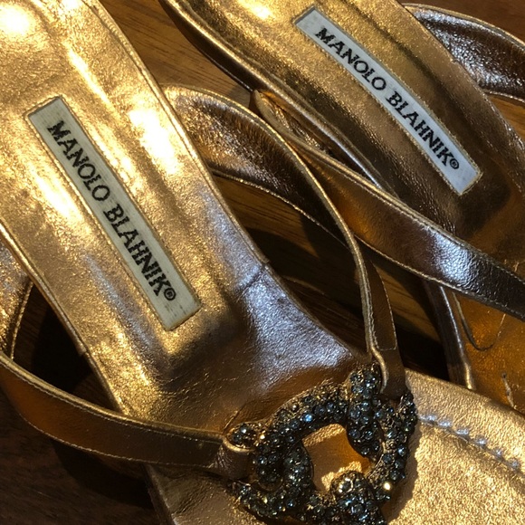 Manolo Blahnik Rose Gold Flip Flop Heel - Picture 3 of 3